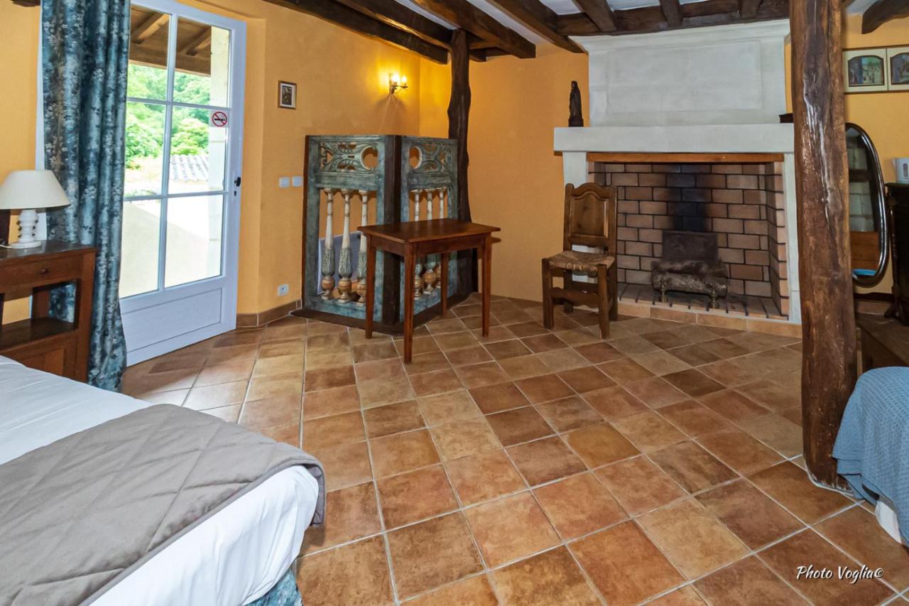 Domaine De La Juranvillerie, Gite Et Chambres D'Hotes Rigny-Ussé 外观 照片